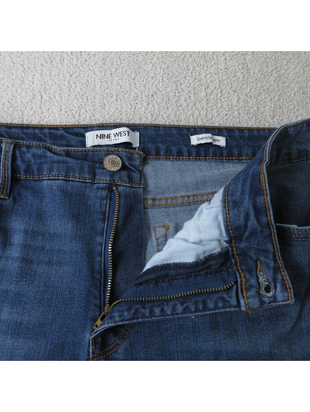 Nine West Chrystie Capri Jeans Women’s Size 14 Blue Stretch Denim Mid Rise 36x24 - Picture 11 of 12